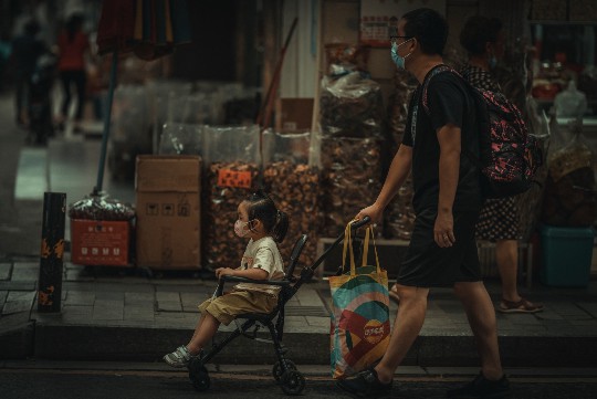 幽默笑话过盛，如何巧妙表达？