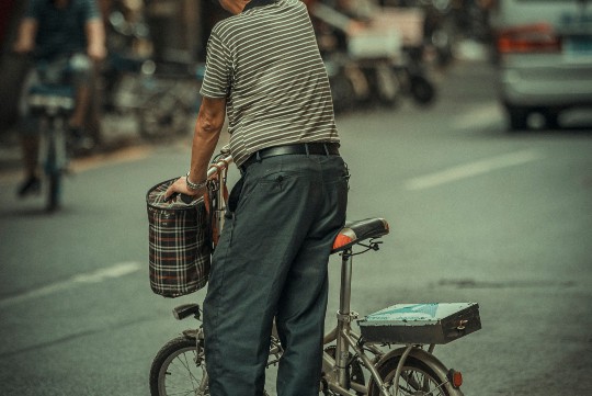 轻松逗笑她，高效发笑话给女孩子的秘籍